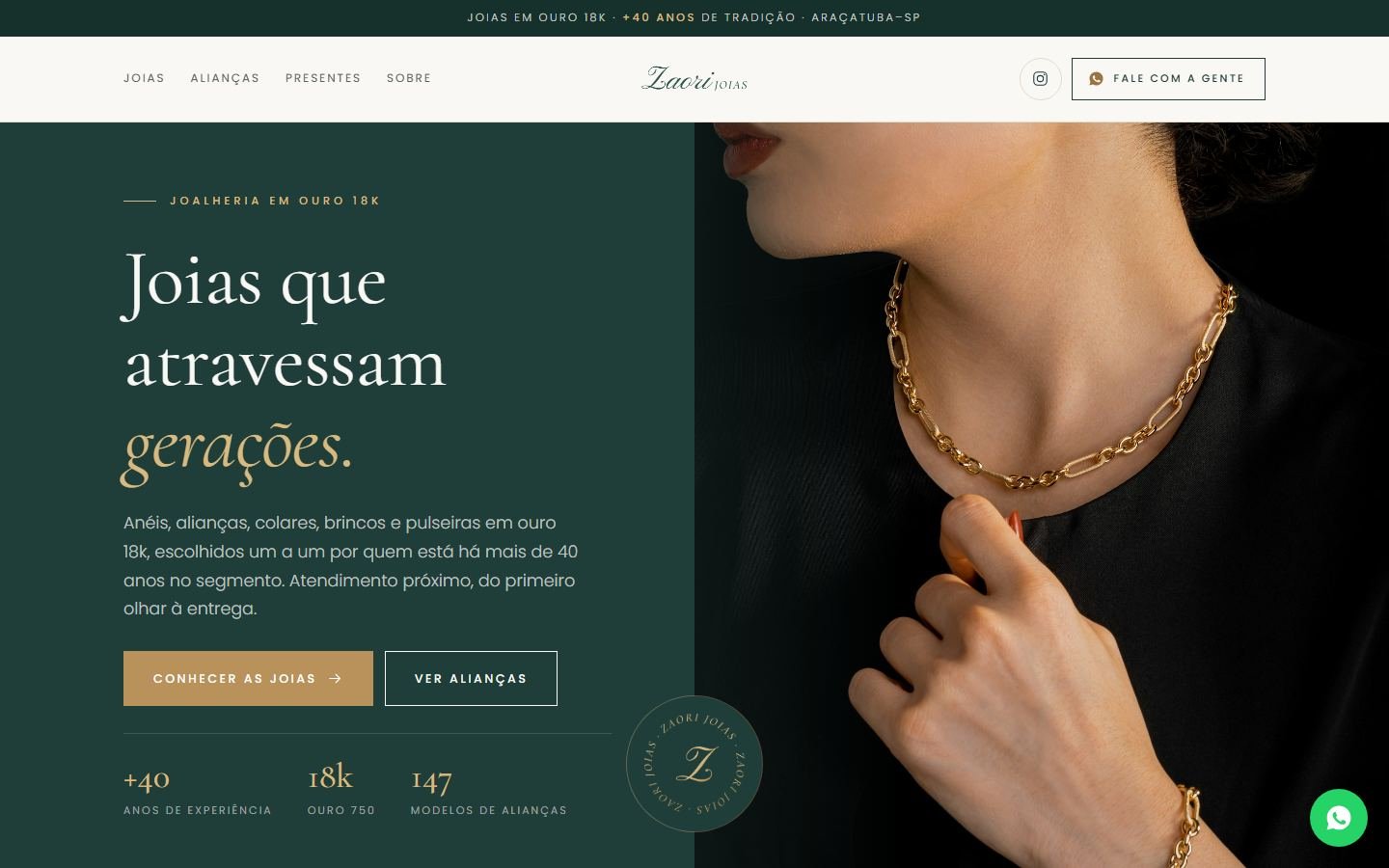 Site da Zaori Joias no computador: fundo verde, título “Joias que atravessam gerações.”, selo giratório com o Z e foto de uma mulher usando corrente de ouro.